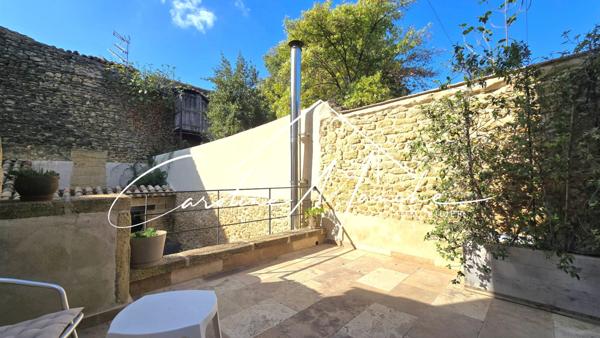 Maison de village 5 pièces de 215 m² - garage - piscine - jardin et terrasses