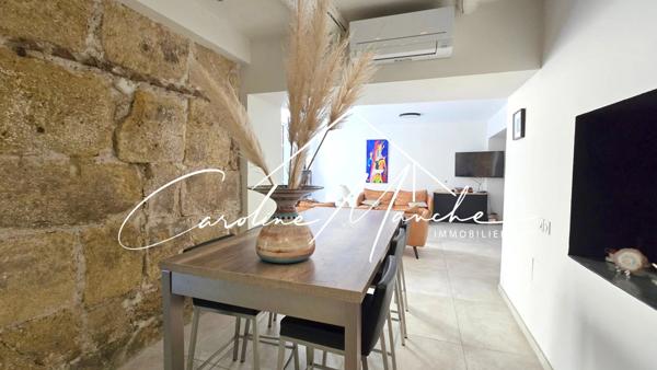 Maison de village 5 pièces de 215 m² - garage - piscine - jardin et terrasses