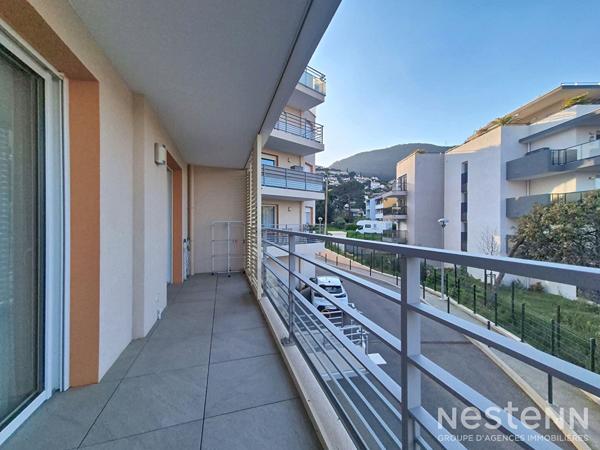 Appartement Cavalaire-sur-mer 2 pièce(s) 43 m2 avec terrasse et balcon proche de BONPORTEAU