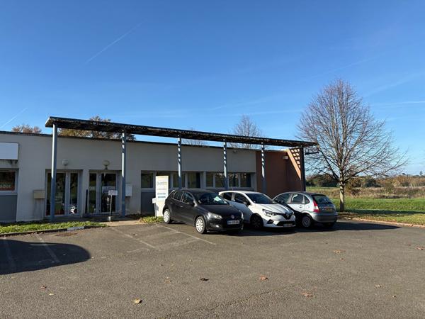 Exclusivité Zambon Entreprises Bureaux 217 m² Zone de la Martinière Idéal Professions Libérales , Sable sur sarthe Exclusivité Zambon Entreprises Bureaux 217 m² Zone de la Martinière Idéal Professions Libérales , Sable sur sarthe