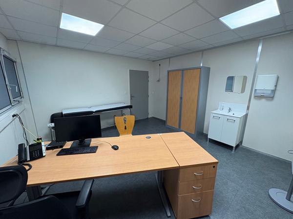 Exclusivité Zambon Entreprises Bureaux 217 m² Zone de la Martinière Idéal Professions Libérales , Sable sur sarthe Exclusivité Zambon Entreprises Bureaux 217 m² Zone de la Martinière Idéal Professions Libérales , Sable sur sarthe