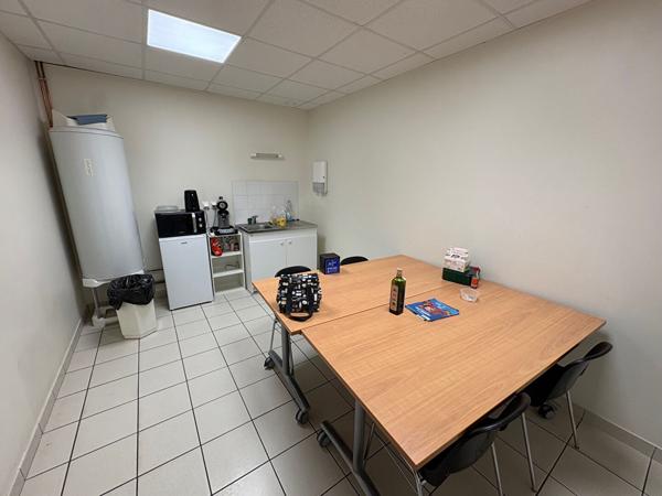 Exclusivité Zambon Entreprises Bureaux 217 m² Zone de la Martinière Idéal Professions Libérales , Sable sur sarthe Exclusivité Zambon Entreprises Bureaux 217 m² Zone de la Martinière Idéal Professions Libérales , Sable sur sarthe