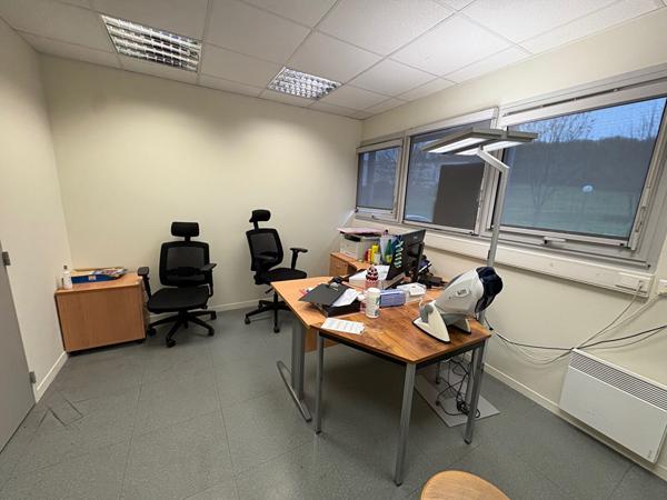Exclusivité Zambon Entreprises Bureaux 217 m² Zone de la Martinière Idéal Professions Libérales , Sable sur sarthe Exclusivité Zambon Entreprises Bureaux 217 m² Zone de la Martinière Idéal Professions Libérales , Sable sur sarthe