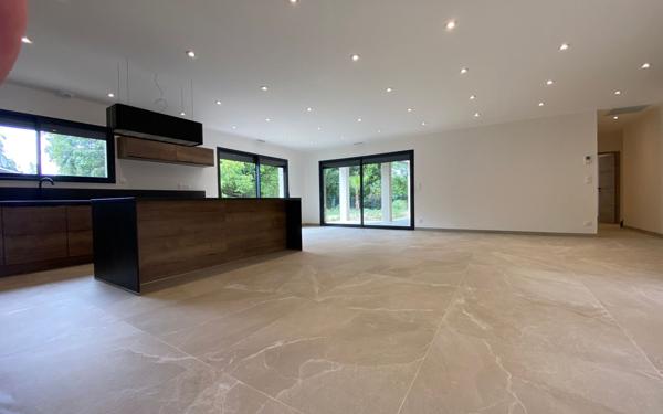 Maison à vendre    5 pièces •  Nègrepelisse