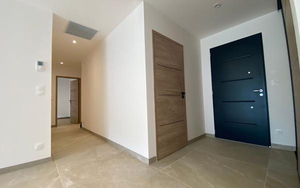 Maison à vendre    5 pièces •  Nègrepelisse