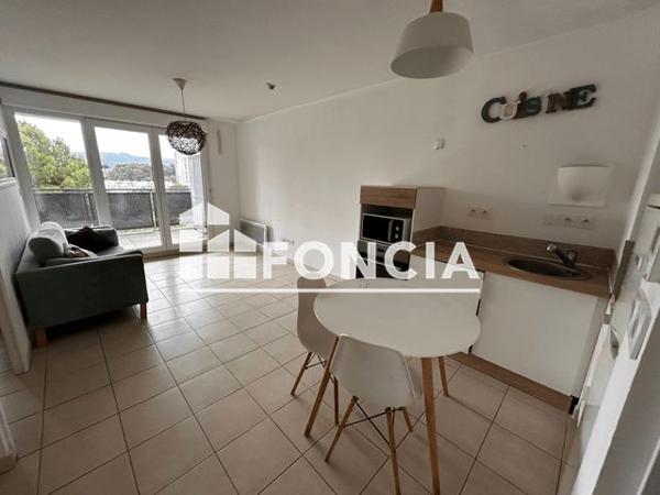 Location Appartement 2 pièces 38.5 m² - 160 CHEMIN DES JONQUILLES Marseille 13012