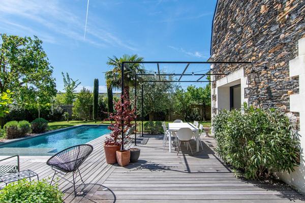 Maison Familiale Authentique avec Piscine