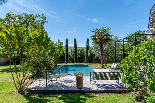 Maison Familiale Authentique avec Piscine
