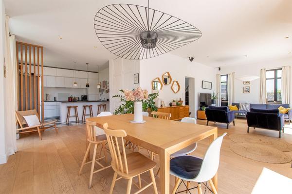 Maison Familiale Authentique avec Piscine