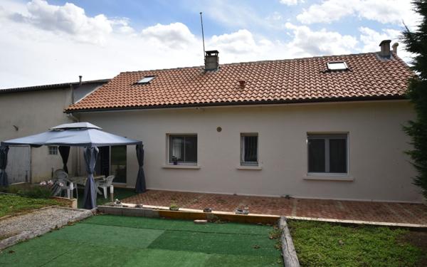 Maison à vendre    5 pièces •  Suaux