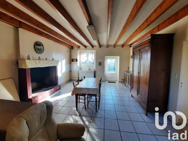 Longère 4 pièces de 65 m² à Saint-Étienne-de-Montluc (44360)