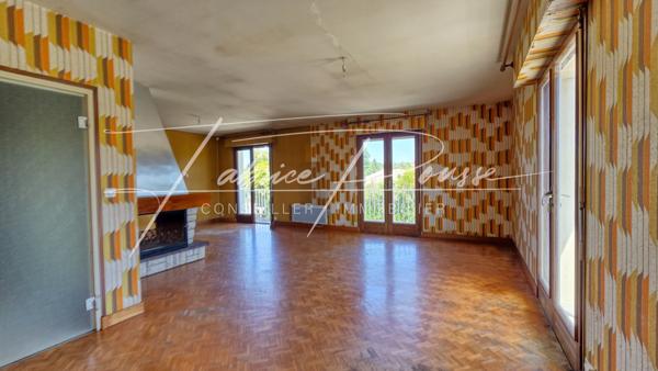 Tonnay-Charente (17430) Maison à rénover avec Hangar de 750m2