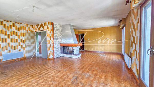 Tonnay-Charente (17430) Maison à rénover avec Hangar de 750m2