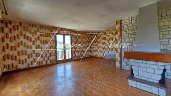 Tonnay-Charente (17430) Maison à rénover avec Hangar de 750m2