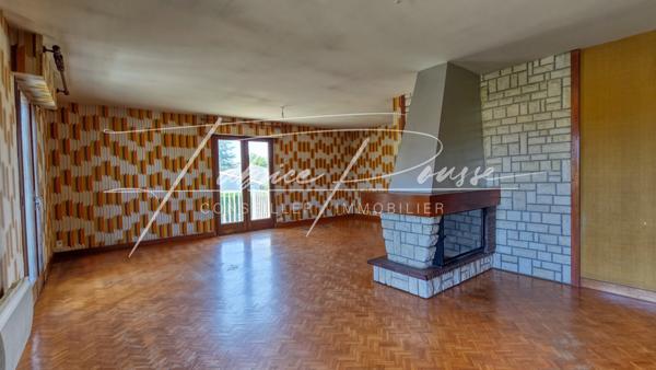 Tonnay-Charente (17430) Maison à rénover avec Hangar de 750m2