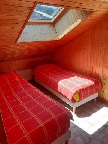 Vue dégagée, ensoleillement et proximité ski