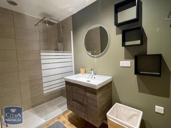 Appartement à louer 2 pièces 58.7m²