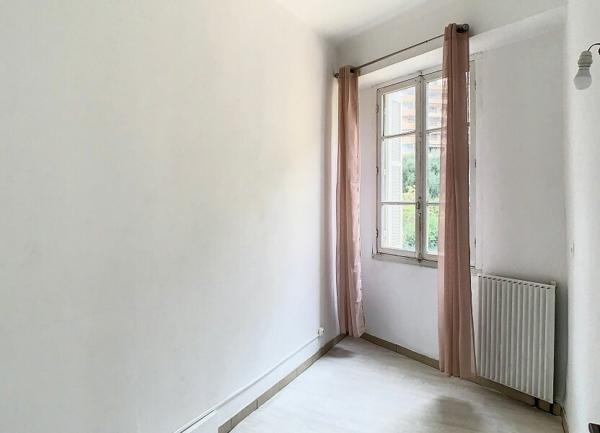 Appartement à louer    2 pièces • 72,57 m2 Ajaccio