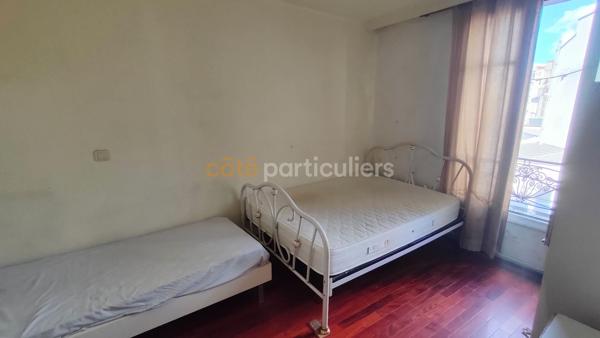 Vente
                Appartement64 m² - 3 Pièces -
                    AUBERVILLIERS (93300)