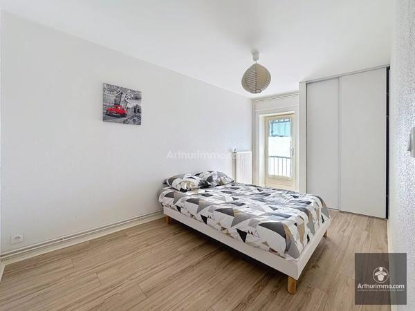 Location Appartement 3 pièces 80 m2 à Le Coteau