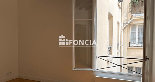 Location Appartement 2 pièces 42 m² - Paris 75004