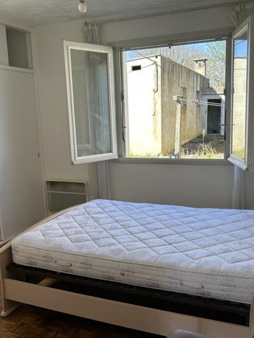 Maison avec dépendance sur grand terrain