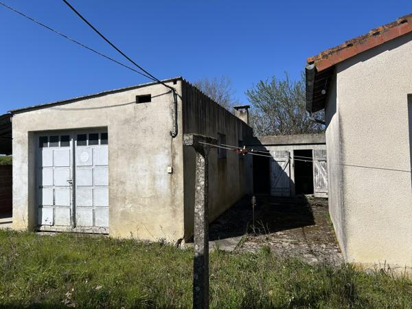 Maison avec dépendance sur grand terrain