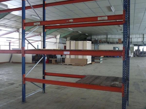 BATIMENT COMMERCIAL D’ENVIRON 2500 M² SURFACE DE VENTE, BUREAUX, SALLE DE REUNIONS, 11000 M² DE TERRAINS 19300