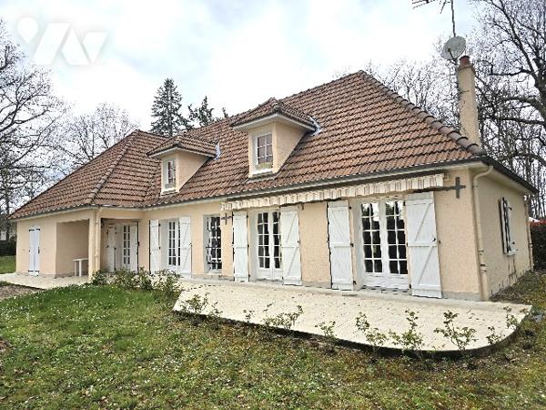 Maison individuelle de 251 m² à Serbannes.