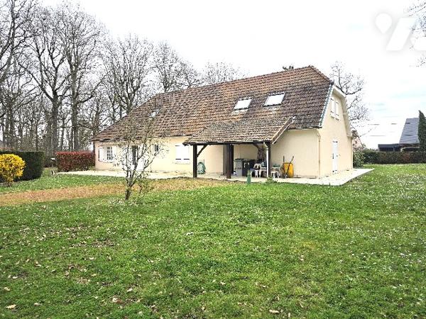 Maison individuelle de 251 m² à Serbannes.