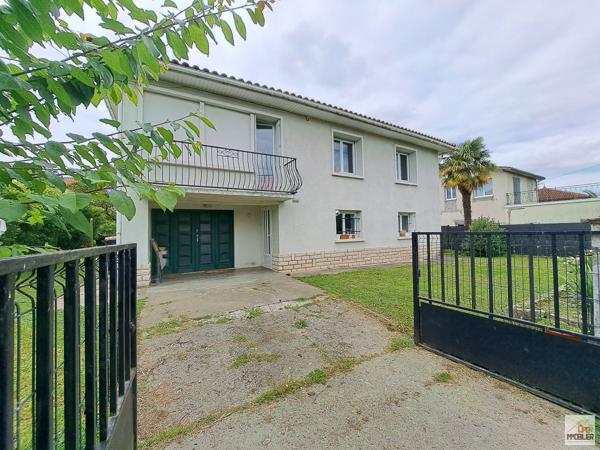 Maison sur sous-sol aménagé avec garage et jardin clos – 105 m² environ – 6 pièces