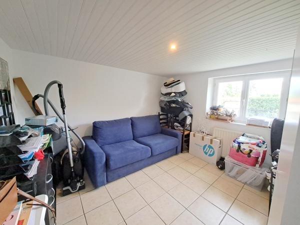 Maison sur sous-sol aménagé avec garage et jardin clos – 105 m² environ – 6 pièces