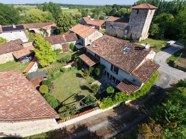 Belle Maison en Pierre entre Ribérac et Aubeterre-sur-Dronne