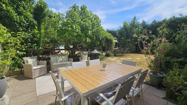 Vente                                                      Maison
                        
                     6 pièces                      90 m2                     à Longpont-sur-Orge