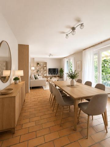 À seulement quelques minutes à pied de la gare, découvrez ce pavillon individuel édifié sur un sous-sol total, offrant un beau potentiel d'aménagement.

Il se compose d'une entrée ouvrant sur un agréable séjour/salle à manger lumineux, d'une cuisine aménagée, de trois chambres, d'une salle d'eau et d'un WC indépendant.

Le sous-sol total constitue un véritable atout et pourra répondre à de nombreux projets : stationnement, atelier, espace de stockage ou encore pièce de loisirs selon vos besoins.

L'ensemble est implanté sur un terrain de 1 050 m².

Des travaux de rafraîchissement sont à prévoir, vous offrant l'opportunité de personnaliser cette maison à votre goût et de révéler tout son potentiel.