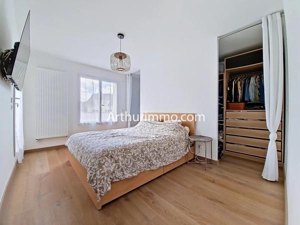 Vente                                                      Maison
                        
                     6 pièces                      171 m2                     à Limeil-Brévannes