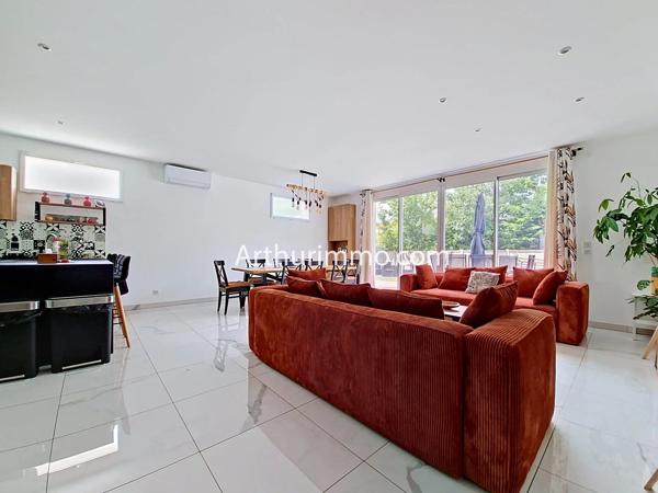 Vente                                                      Maison
                        
                     6 pièces                      171 m2                     à Limeil-Brévannes