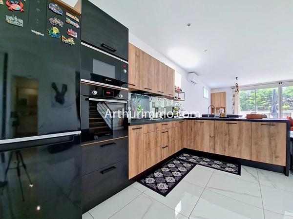 Vente                                                      Maison
                        
                     6 pièces                      171 m2                     à Limeil-Brévannes
