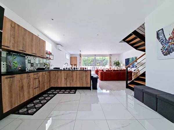 Vente                                                      Maison
                        
                     6 pièces                      171 m2                     à Limeil-Brévannes