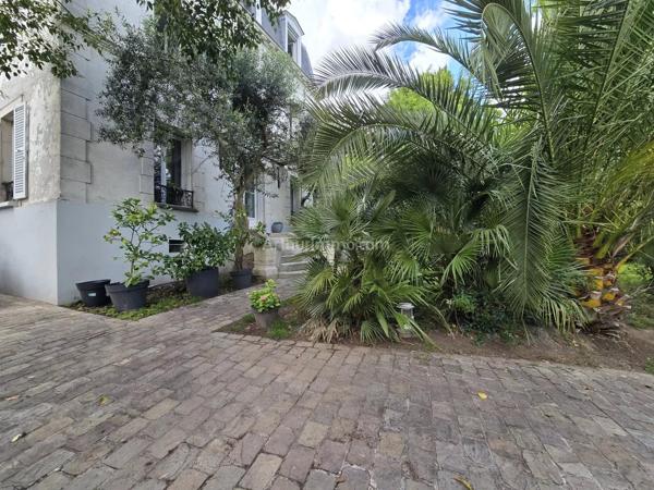 Vente                                                      Maison
                        
                     8 pièces                      170 m2                     à Nogent-sur-Marne
