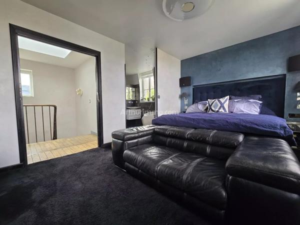 Vente                                                      Maison
                        
                     8 pièces                      170 m2                     à Nogent-sur-Marne