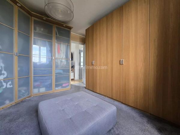 Vente                                                      Maison
                        
                     8 pièces                      170 m2                     à Nogent-sur-Marne