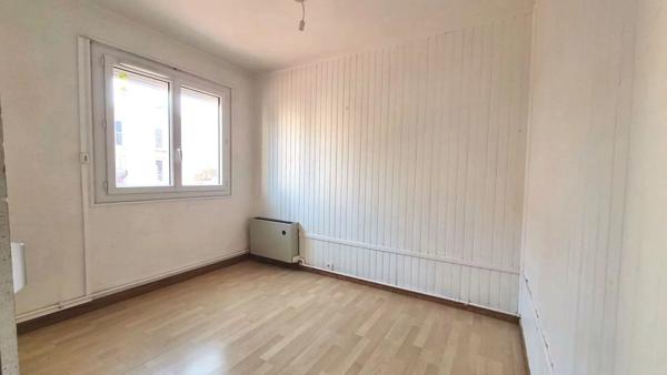 Vente                                                      Appartement
                        
                     2 pièces                      37 m2                     à Beynes