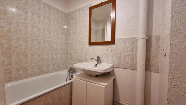 Vente                                                      Appartement
                        
                     2 pièces                      37 m2                     à Beynes