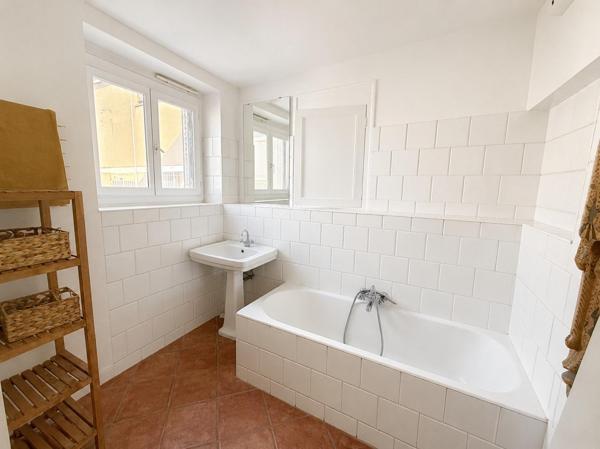 10e / DUPLEX DE CHARME, DERNIER ÉTAGE AVEC BALCON
