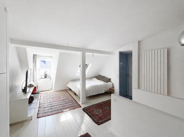 10e / DUPLEX DE CHARME, DERNIER ÉTAGE AVEC BALCON
