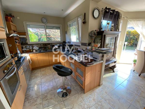 Maison atypique 8 pièces - VENEUX LES SABLONS