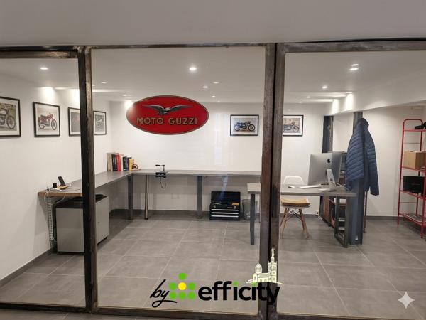 Local Commercial
        
        - 127 m² 350 000 € *