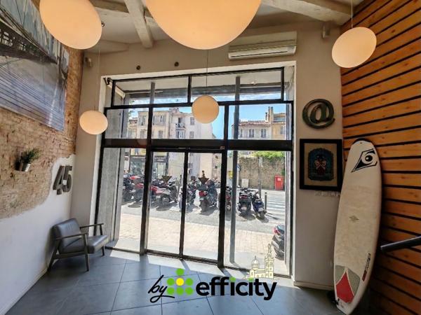 Local Commercial
        
        - 127 m² 350 000 € *