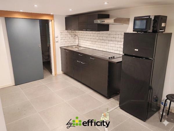 Local Commercial
        
        - 127 m² 350 000 € *